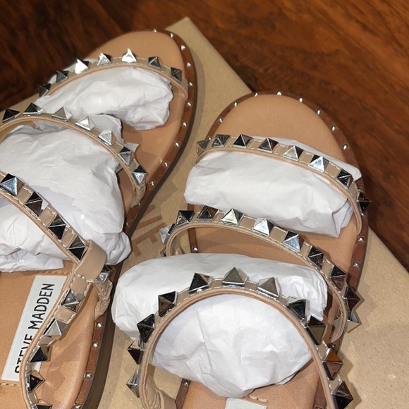 Steve Madden Sandals. - Picture 7 of 8
